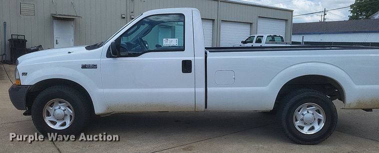 image for item DR4881 2003 Ford  F250 Super Duty XL pickup truck