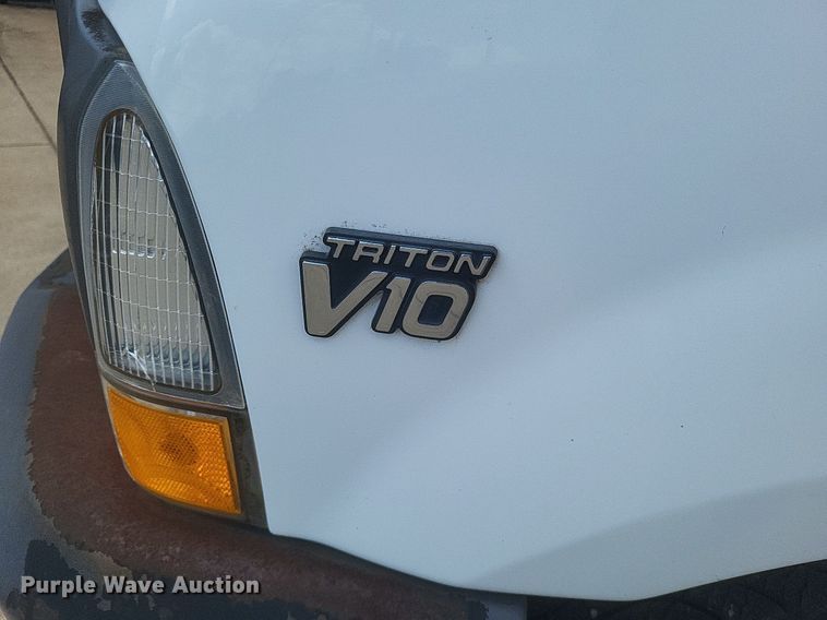 image for item DR4881 2003 Ford  F250 Super Duty XL pickup truck