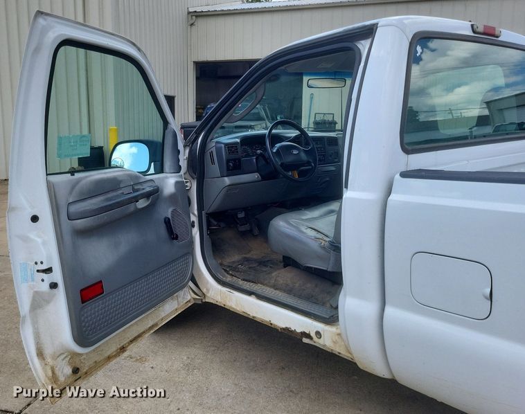 image for item DR4881 2003 Ford  F250 Super Duty XL pickup truck