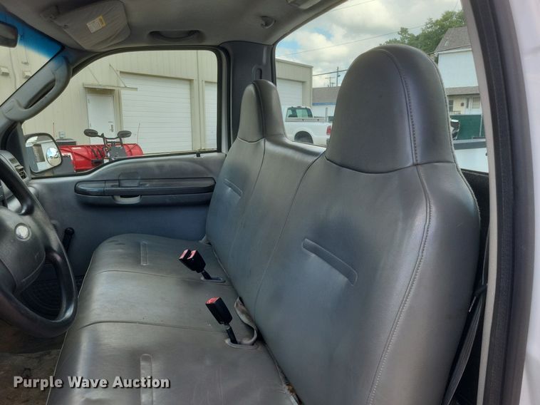 image for item DR4881 2003 Ford  F250 Super Duty XL pickup truck