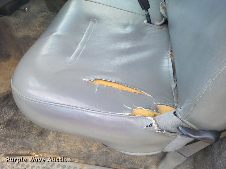 image for item DR4881 2003 Ford  F250 Super Duty XL pickup truck