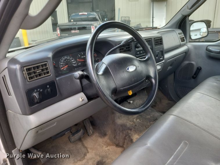 image for item DR4881 2003 Ford  F250 Super Duty XL pickup truck