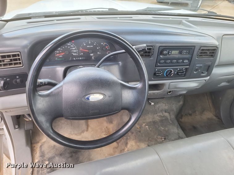 image for item DR4881 2003 Ford  F250 Super Duty XL pickup truck