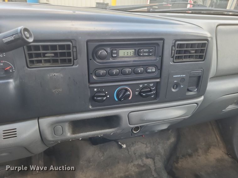 image for item DR4881 2003 Ford  F250 Super Duty XL pickup truck