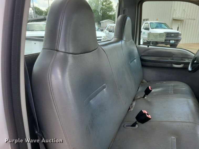 image for item DR4881 2003 Ford  F250 Super Duty XL pickup truck