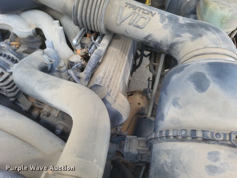 image for item DR4881 2003 Ford  F250 Super Duty XL pickup truck