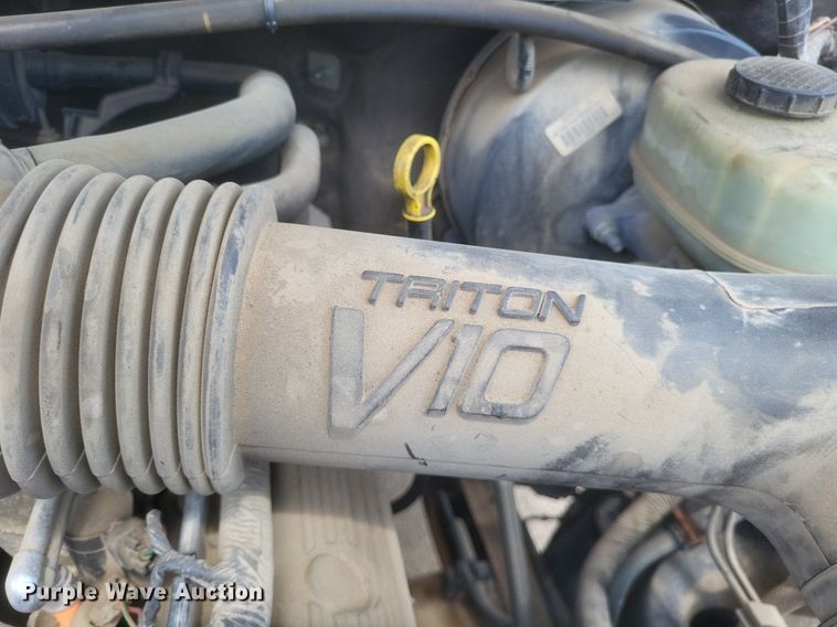 image for item DR4881 2003 Ford  F250 Super Duty XL pickup truck