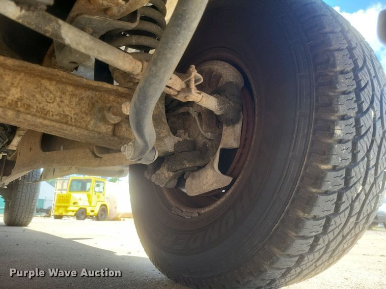 image for item DR4881 2003 Ford  F250 Super Duty XL pickup truck