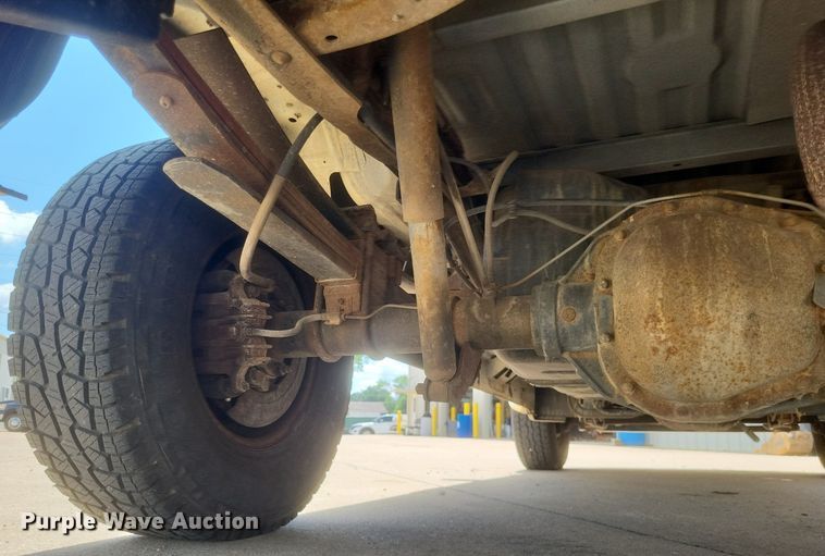 image for item DR4881 2003 Ford  F250 Super Duty XL pickup truck