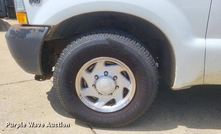 image for item DR4881 2003 Ford  F250 Super Duty XL pickup truck