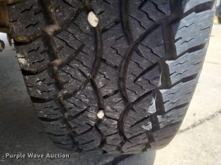 image for item DR4881 2003 Ford  F250 Super Duty XL pickup truck