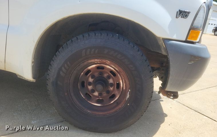 image for item DR4881 2003 Ford  F250 Super Duty XL pickup truck