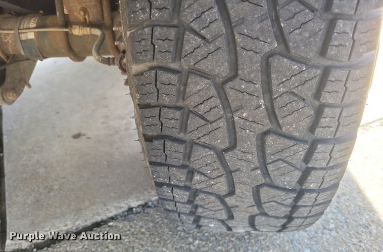 image for item DR4881 2003 Ford  F250 Super Duty XL pickup truck