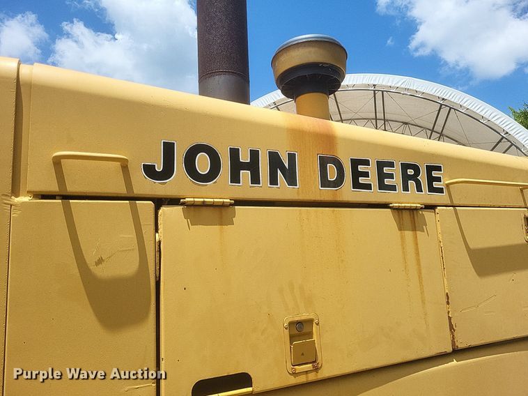 image for item DR4883 1985 John Deere  670A motor grader