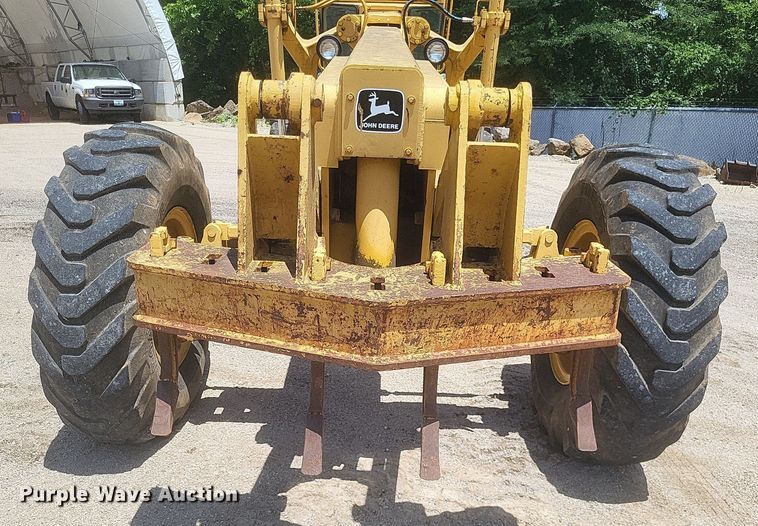 image for item DR4883 1985 John Deere  670A motor grader