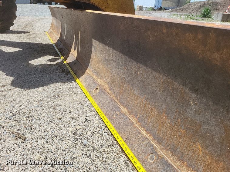 image for item DR4883 1985 John Deere  670A motor grader