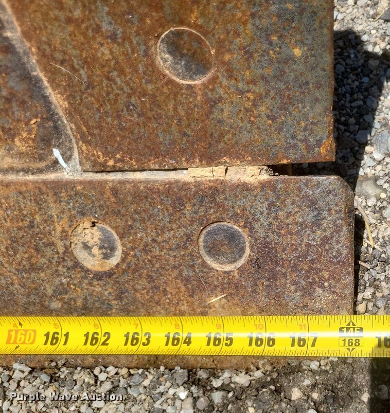 image for item DR4883 1985 John Deere  670A motor grader