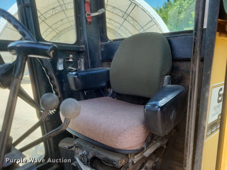 image for item DR4883 1985 John Deere  670A motor grader