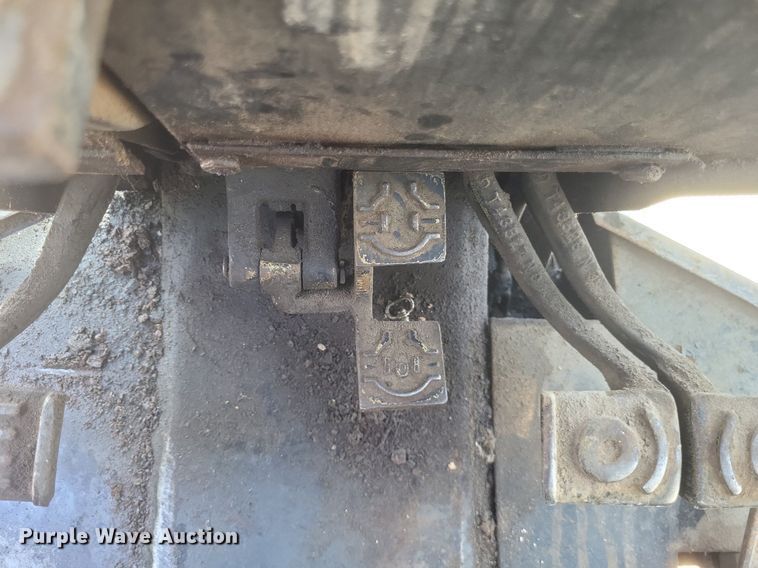 image for item DR4883 1985 John Deere  670A motor grader