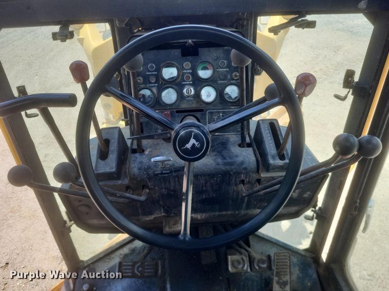 image for item DR4883 1985 John Deere  670A motor grader