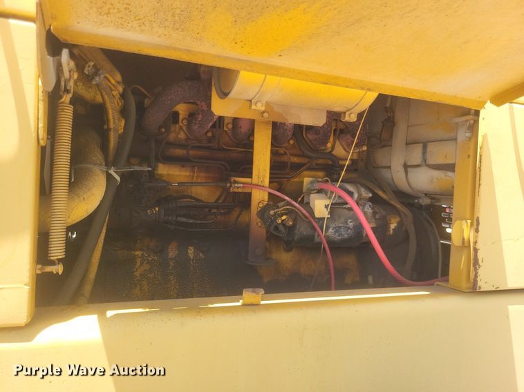 image for item DR4883 1985 John Deere  670A motor grader