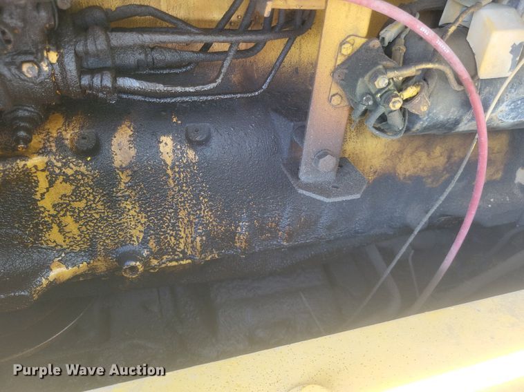 image for item DR4883 1985 John Deere  670A motor grader