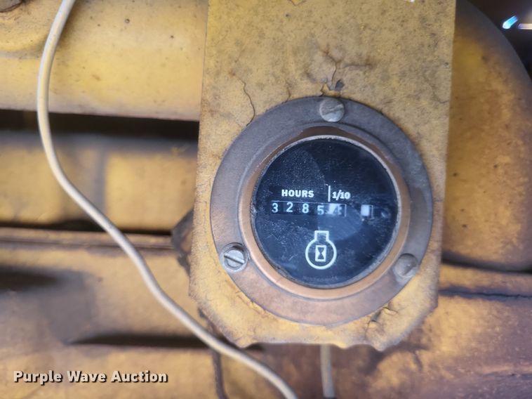 image for item DR4883 1985 John Deere  670A motor grader