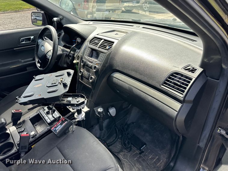 image for item DS4213 2019 Ford Explorer Police Interceptor  SUV