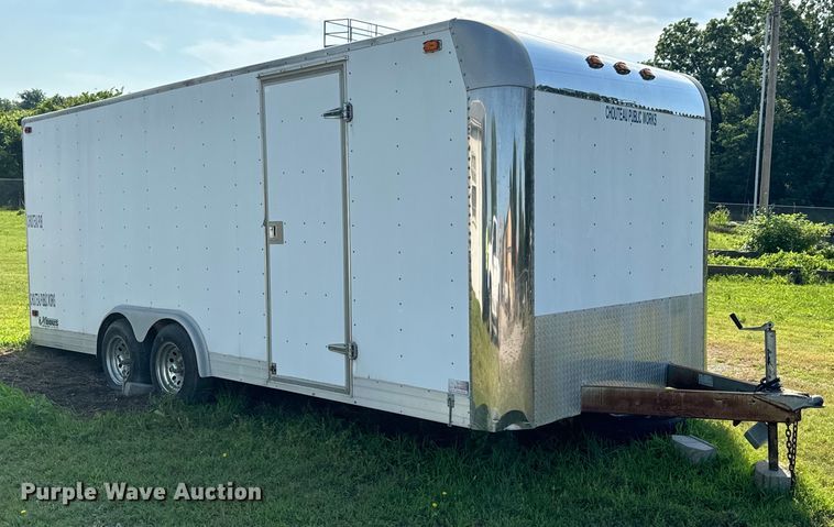 image for item DX0750 1997 Braco enclosed cargo trailer