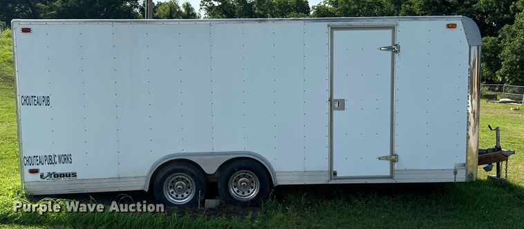 image for item DX0750 1997 Braco enclosed cargo trailer