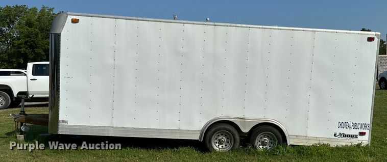 image for item DX0750 1997 Braco enclosed cargo trailer