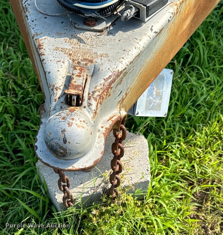 image for item DX0750 1997 Braco enclosed cargo trailer