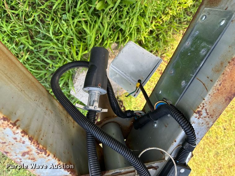 image for item DX0750 1997 Braco enclosed cargo trailer