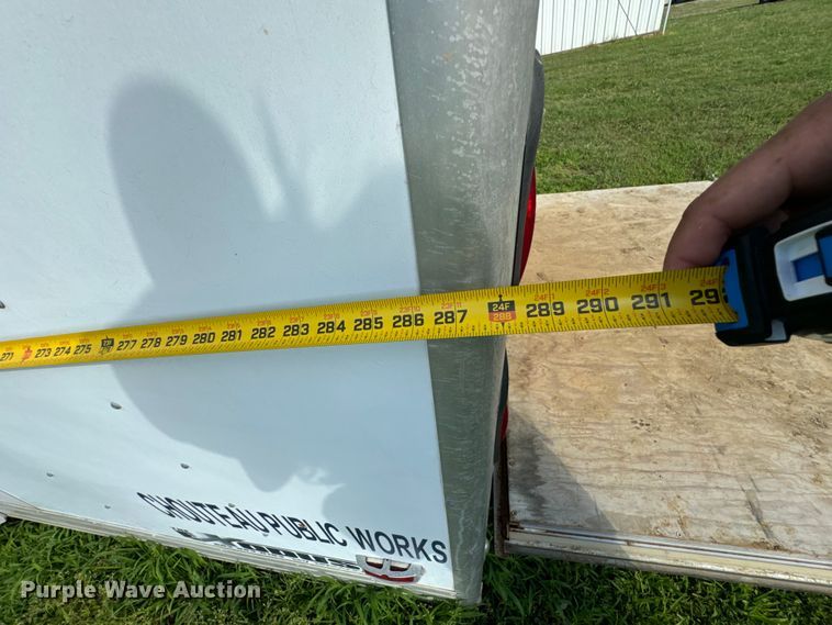 image for item DX0750 1997 Braco enclosed cargo trailer