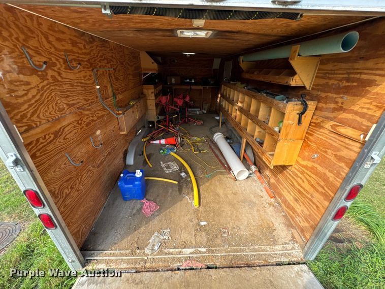 image for item DX0750 1997 Braco enclosed cargo trailer