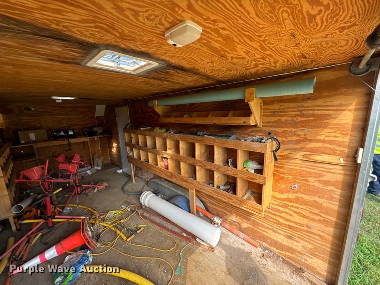 image for item DX0750 1997 Braco enclosed cargo trailer