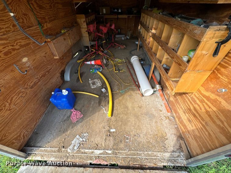 image for item DX0750 1997 Braco enclosed cargo trailer