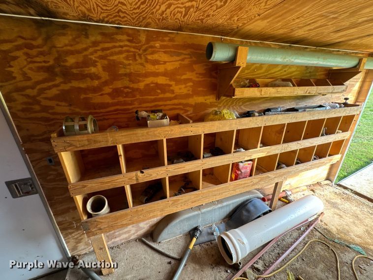 image for item DX0750 1997 Braco enclosed cargo trailer