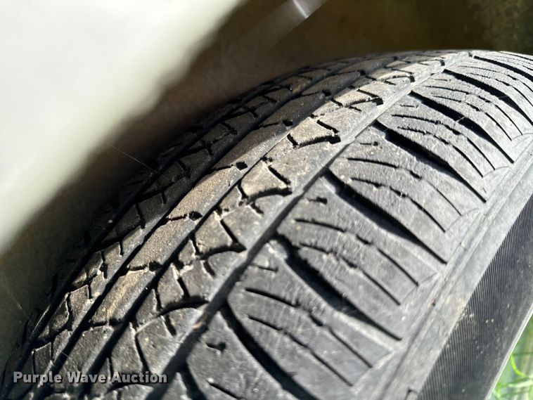 image for item DX0750 1997 Braco enclosed cargo trailer