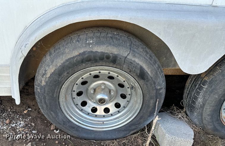 image for item DX0750 1997 Braco enclosed cargo trailer