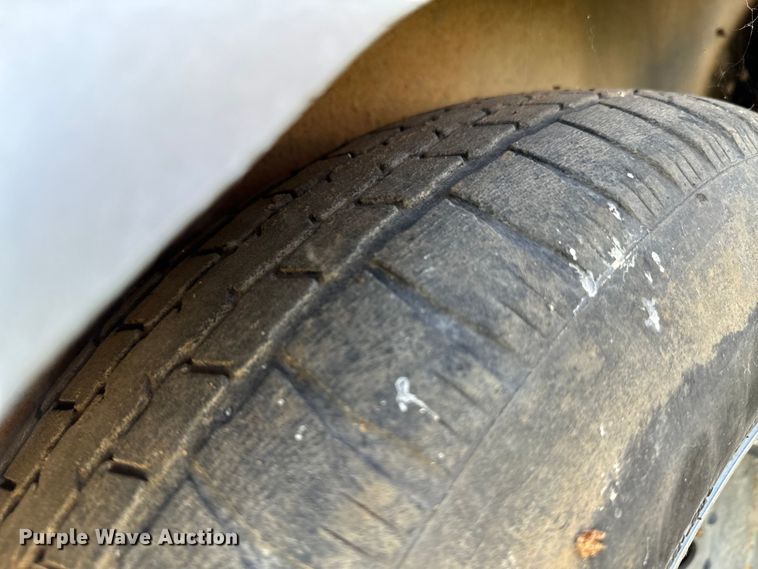 image for item DX0750 1997 Braco enclosed cargo trailer