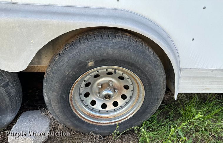 image for item DX0750 1997 Braco enclosed cargo trailer