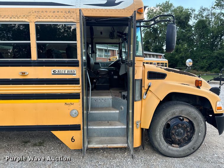 image for item DX0903 2009 Bluebird Vision school bus