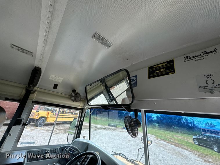 image for item DX0903 2009 Bluebird Vision school bus