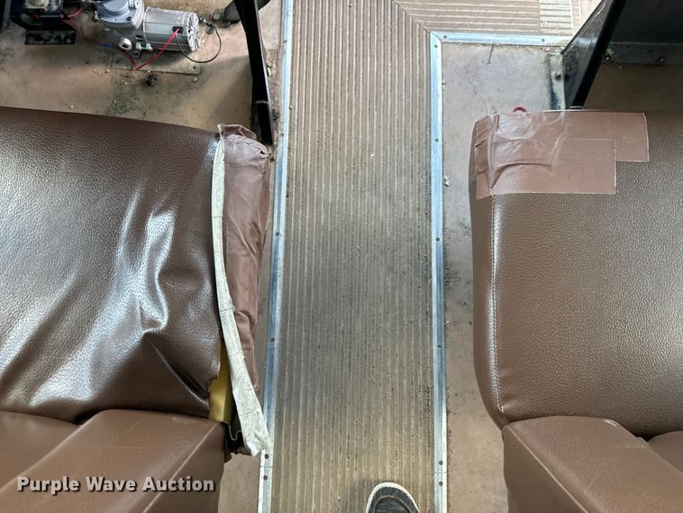 image for item DX0903 2009 Bluebird Vision school bus