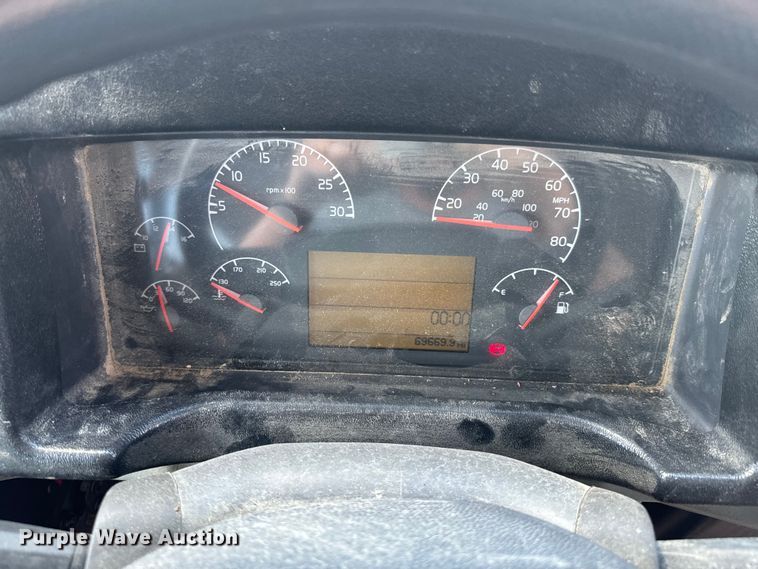 image for item DX0903 2009 Bluebird Vision school bus