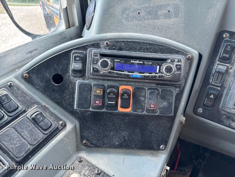 image for item DX0903 2009 Bluebird Vision school bus