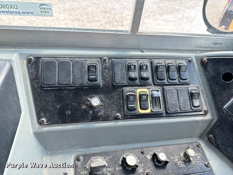 image for item DX0903 2009 Bluebird Vision school bus