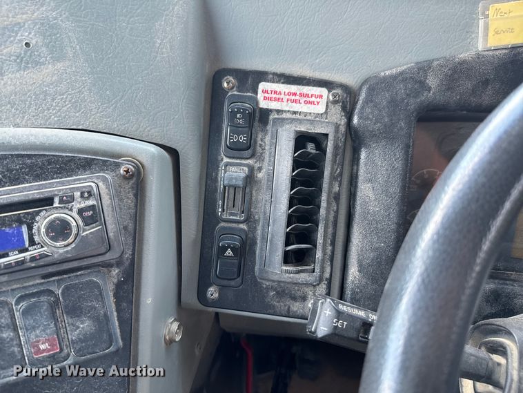 image for item DX0903 2009 Bluebird Vision school bus