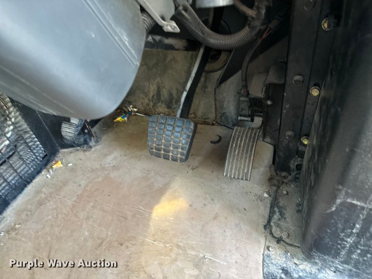 image for item DX0903 2009 Bluebird Vision school bus